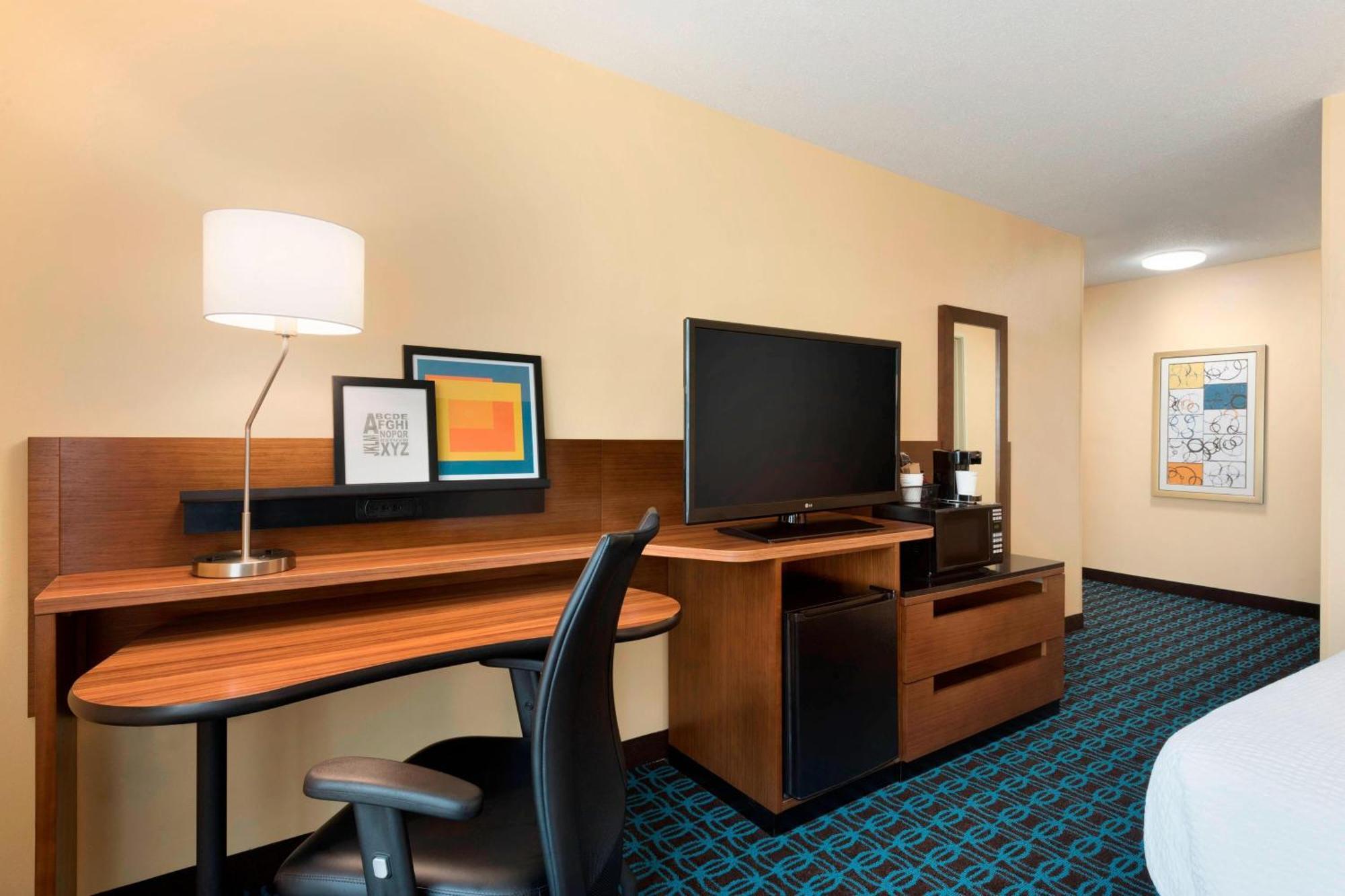 Fairfield Inn & Suites Hartford Manchester Bagian luar foto