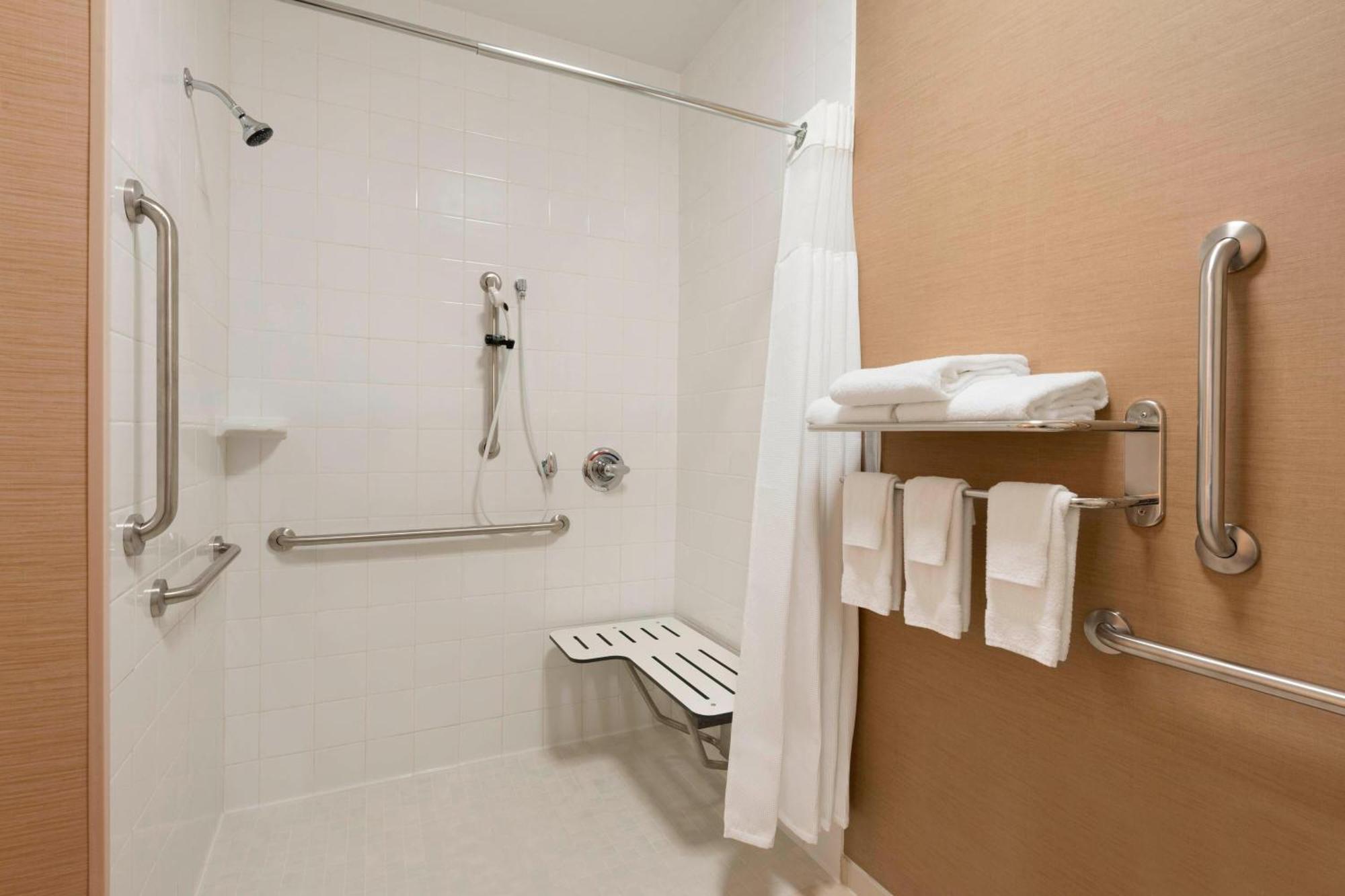 Fairfield Inn & Suites Hartford Manchester Bagian luar foto