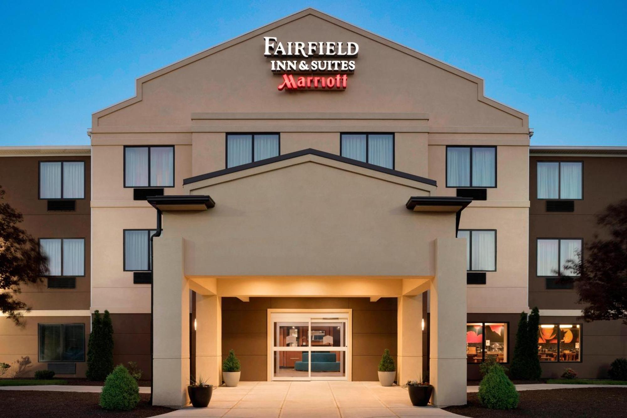 Fairfield Inn & Suites Hartford Manchester Bagian luar foto