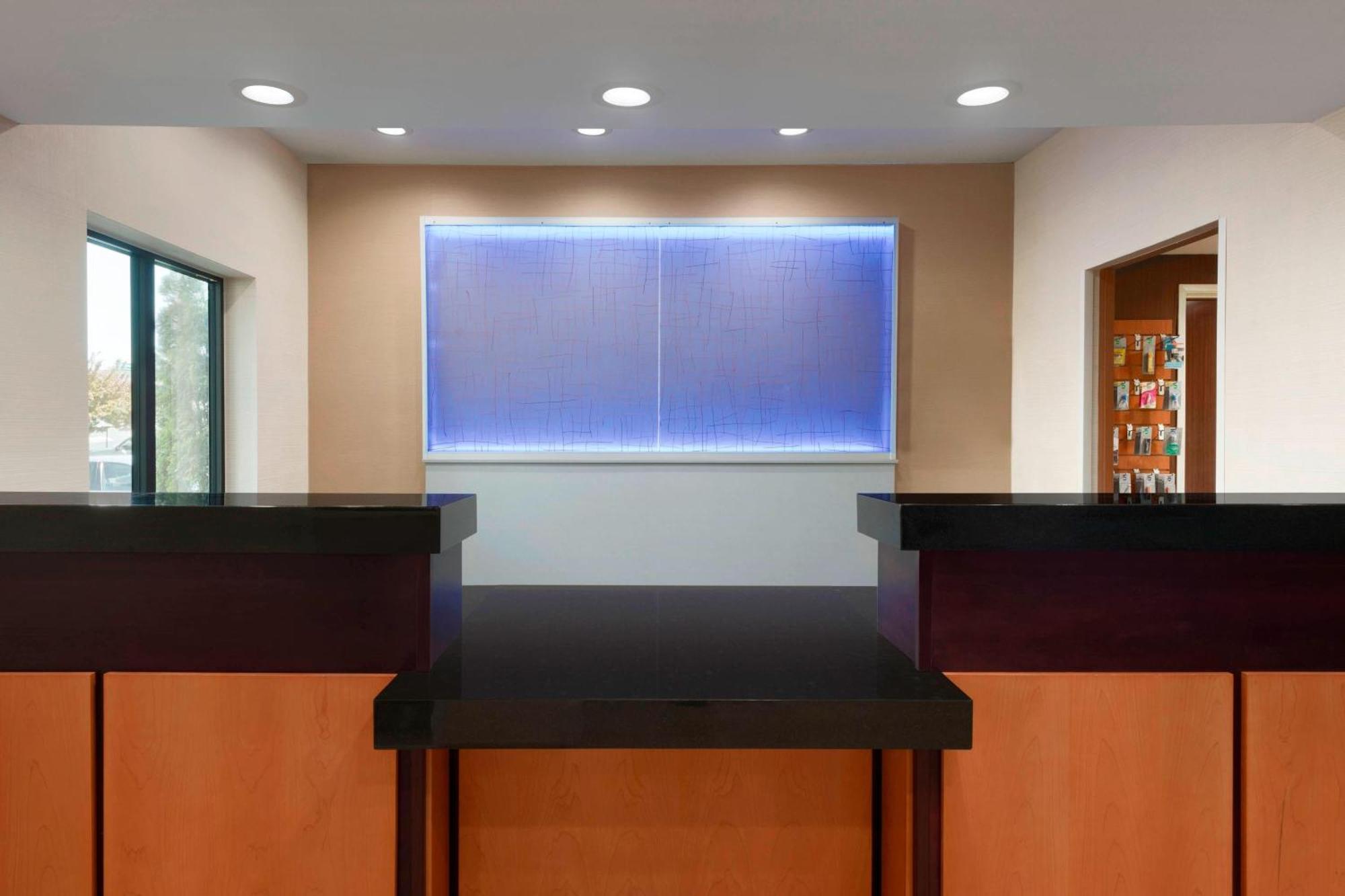 Fairfield Inn & Suites Hartford Manchester Bagian luar foto