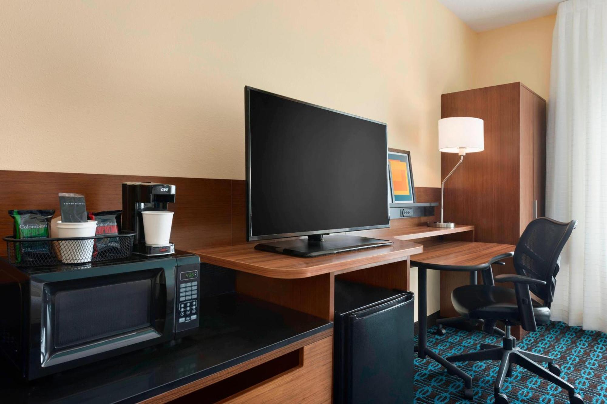 Fairfield Inn & Suites Hartford Manchester Bagian luar foto