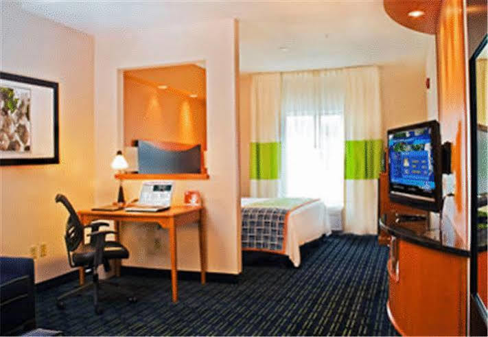 Fairfield Inn & Suites Hartford Manchester Bagian luar foto