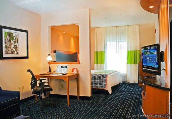 Fairfield Inn & Suites Hartford Manchester Bagian luar foto