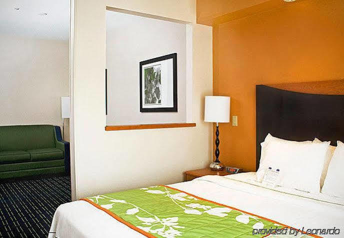 Fairfield Inn & Suites Hartford Manchester Bagian luar foto